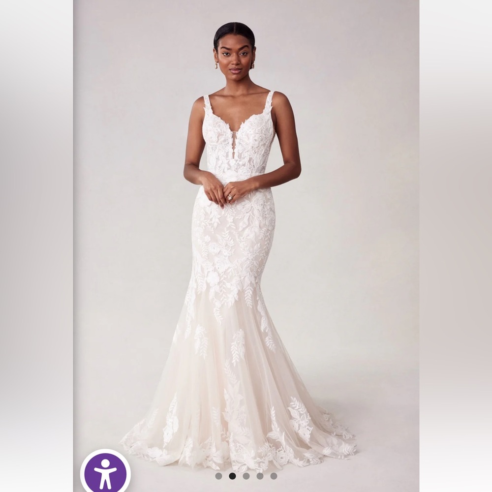 BRAND NEW Mori Lee Sosie Wedding Dress Size 8 (altered length 5’9” or shorter)